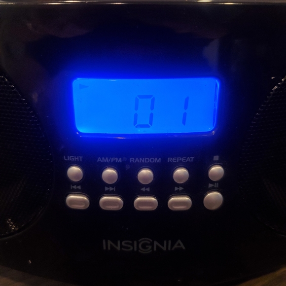 Insignia™ - Insignia CD Boombox - Black battery op. see notes about antennae - Picture 4 of 11